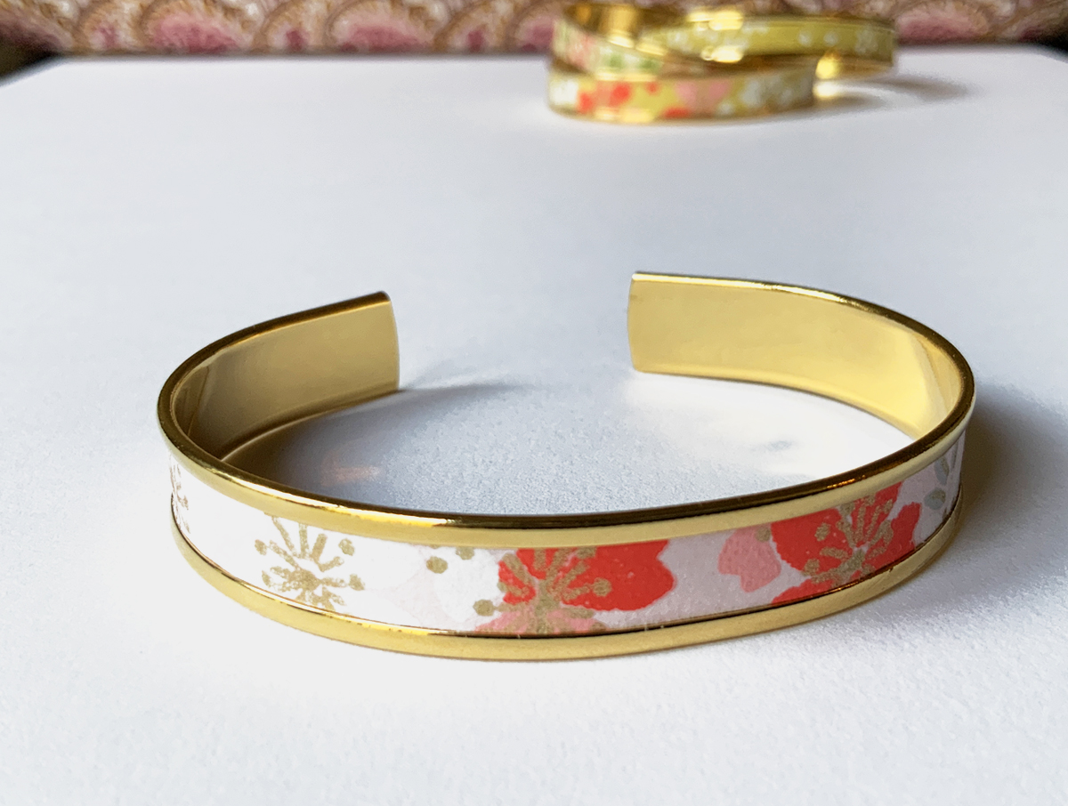 BRACELET MANCHETTE DOR  L'OR FIN ET PAPIER JAPONAIS CERISIER ROSE PLE